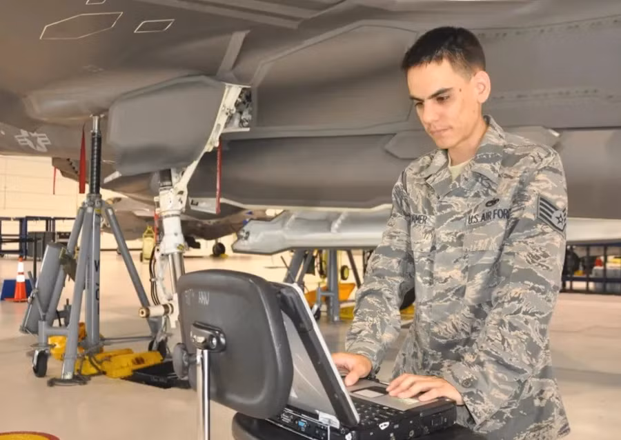 Tiêm kích tàng hình F-35.