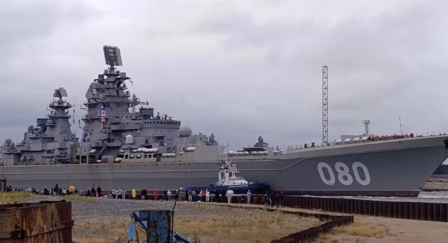 Tuần dương hạm Admiral Nakhimov của Nga.