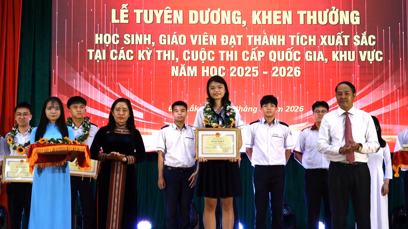 Đắk Lắk vinh danh học sinh, giáo viên đạt thành tích xuất sắc năm học 2025-2026