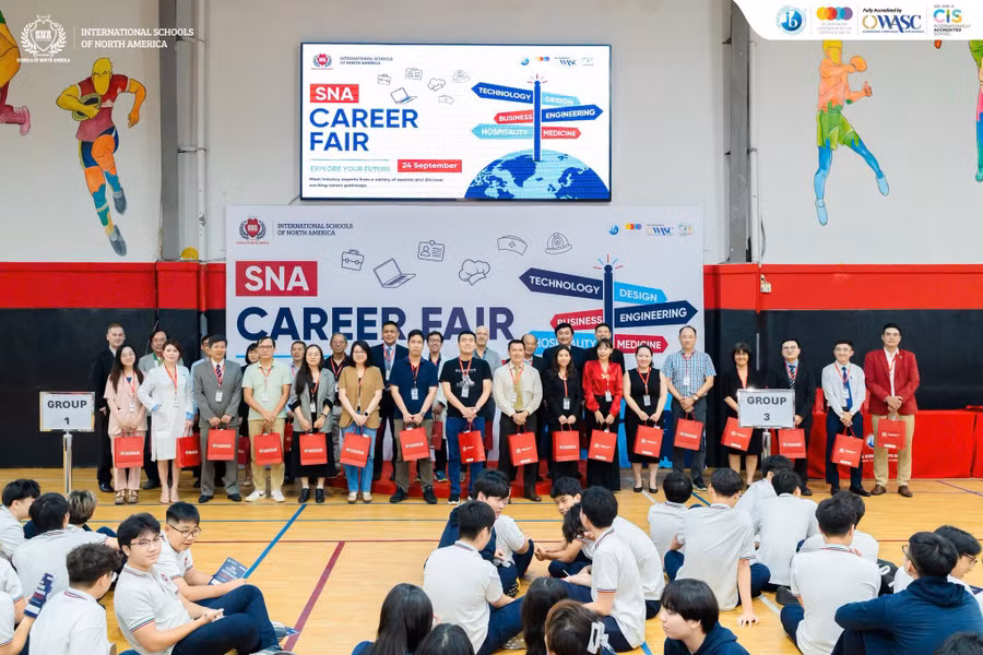Gần 40 chuyên gia đã tham gia Ngày hội Hướng nghiệp đầu tiên của Trường Quốc tế IB Toàn phần SNA.