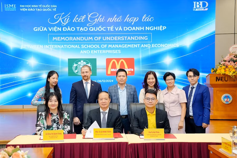 Hai bên ký ghi nhớ hợp tác.
