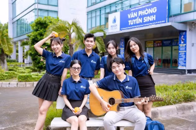 Sinh viên Trường Cao Đẳng Nghề Hoa Sen.