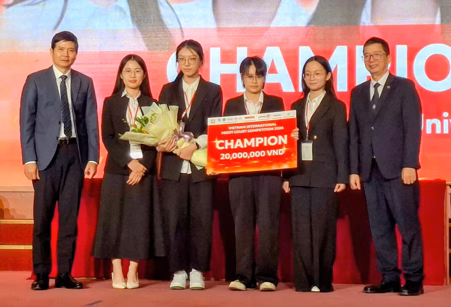 Vòng Chung kết cuộc thi “Tranh tụng giả định quốc tế Việt Nam 2026” với 2 đại diện dự thi đến từ Trường Đại học Luật Hà Nội và Đại học Luật TP.Hồ Chí Minh.