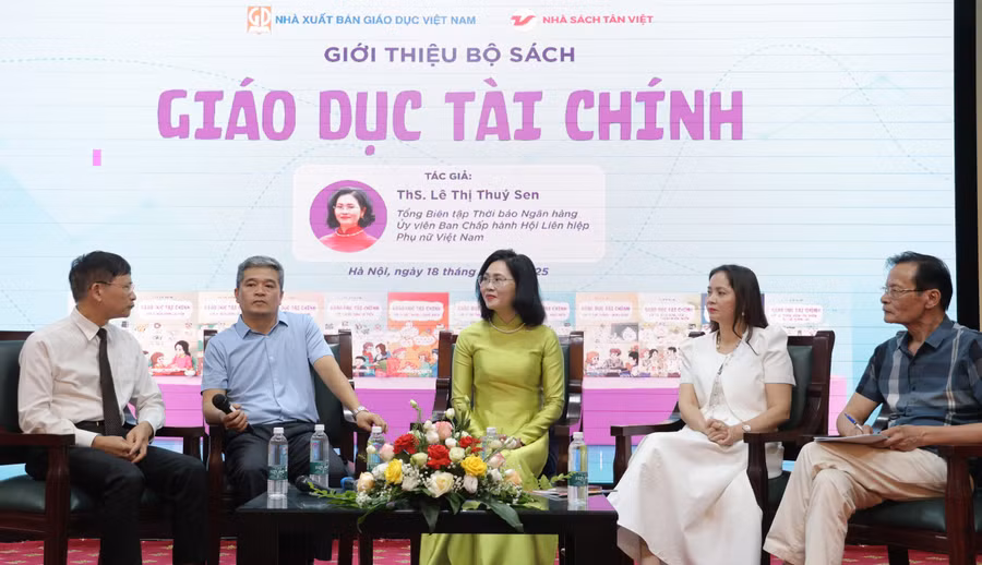 Quang canh buổi toạ đàm.
