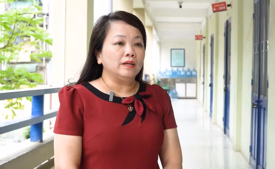 Cô giáo Cao Thị Thắng, giáo viên môn Ngữ văn tại Trường THPT Phùng Khắc Khoan (Hà Nội).