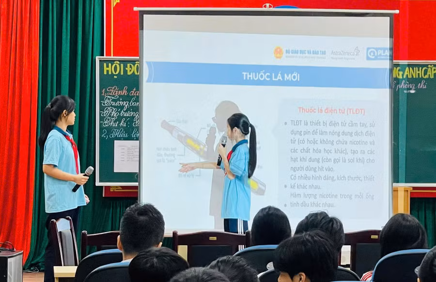 Trường THCS Long Biên tham gia các cuộc thi về tuyên truyền tác hại của thuốc lá.