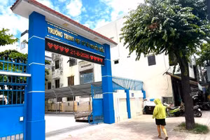 Trường THCS Nguyễn Hiền (phường Nam Nha Trang) sau sắp xếp có tên Trường THCS Nam Nha Trang. Ảnh: NGUYỄN HOÀNG