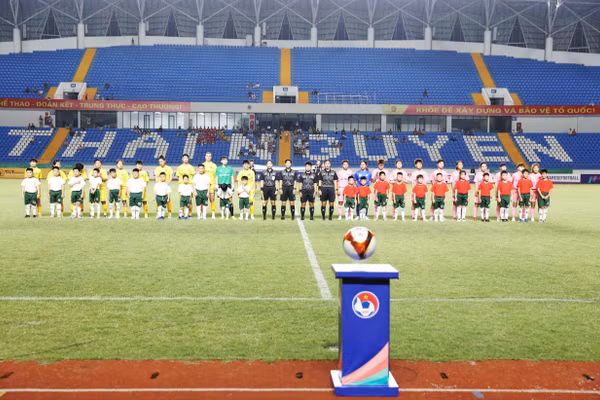Lễ khai mạc Giải bóng đá nữ Cúp Quốc gia 2026 tại Sân vận động tỉnh Thái Nguyên.