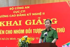 Trung tướng Trần Văn Thiện phát biểu tại Lễ khai giảng.