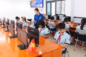 Giờ học của học sinh Trường Tiểu học Phú Thọ.