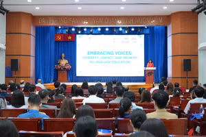 Đại biểu chia sẻ tại hội thảo.