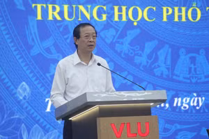Thứ trưởng Phạm Ngọc Thưởng phát biểu tại hội nghị.