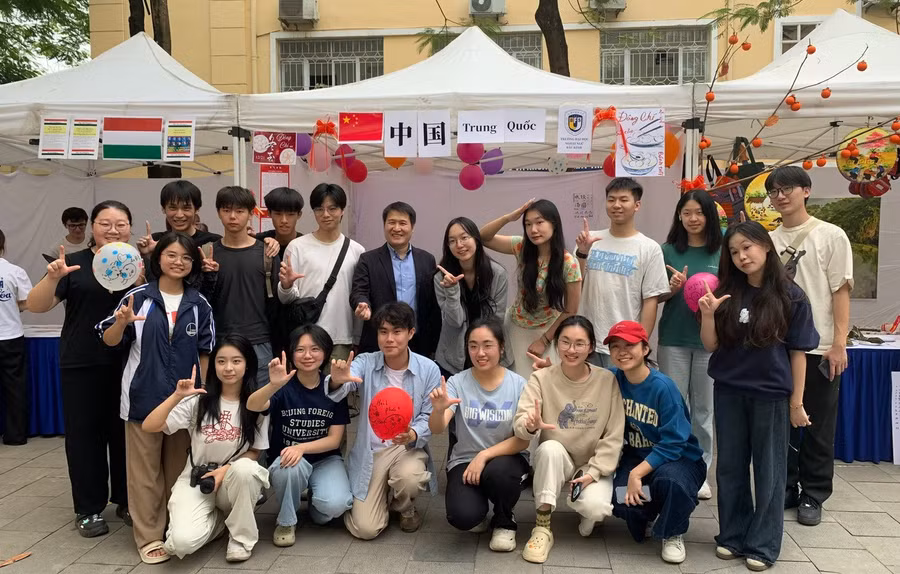 Tưng bừng “Ngày hội Văn hoá Quốc tế năm 2025 – Global Festival”.