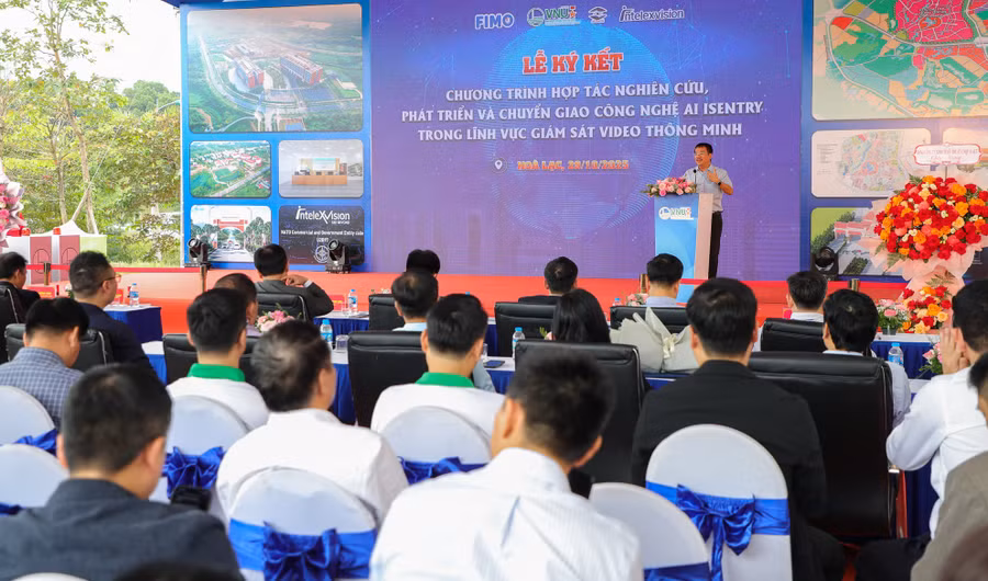 vnu-khoi-cong-du-an-ha-tang-cong-nghe-hoa-lac-24.jpg