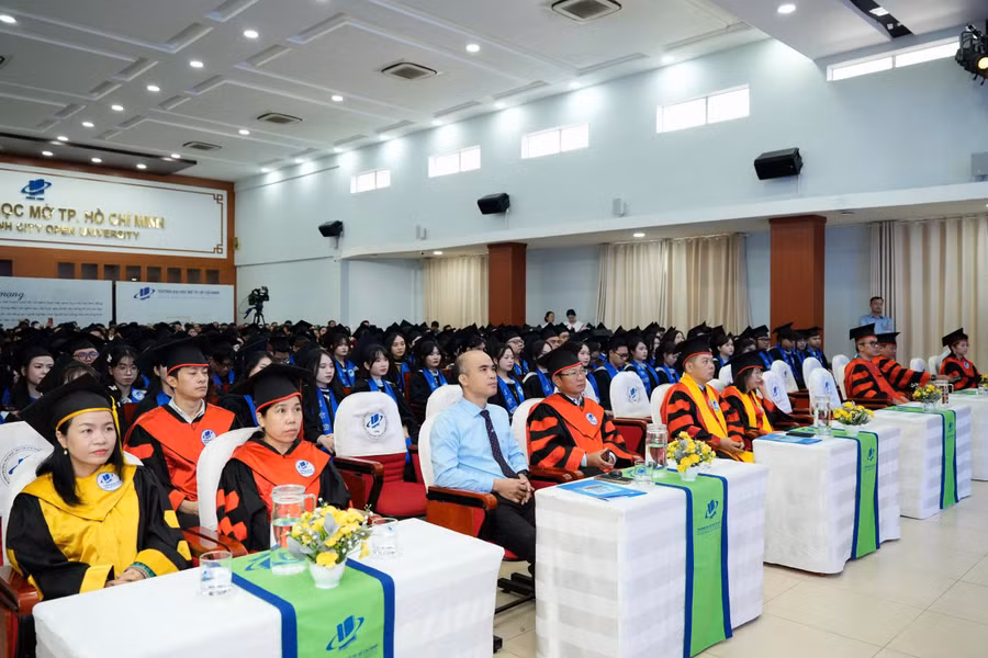 z7440212428325-5797d0f682638197acd000b29cb90229.jpg
