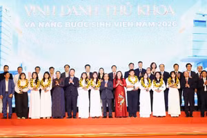 Đại học Đà Nẵng vinh danh 9 thủ khoa của 9 đơn vị đào tạo thành viên trong kỳ tuyển sinh năm 2026. 