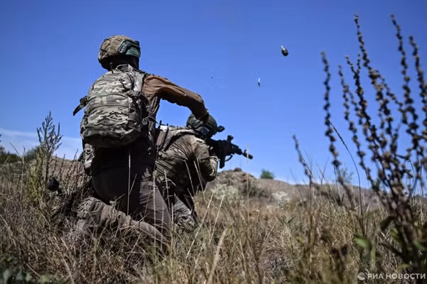 Quân nhân Nga tấn công Kupyansk.