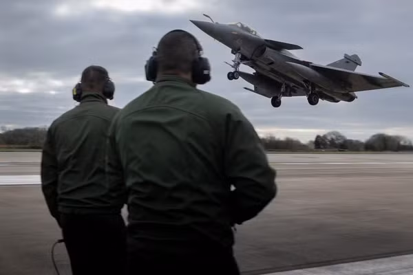 Tiêm kích Rafale.