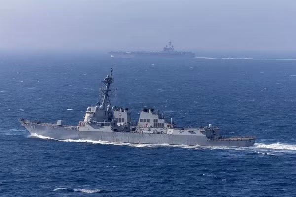 Khu trục hạm Aegis Mỹ hiện diện gần Iran.