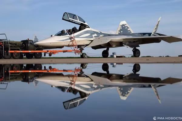 Tiêm kích tàng hình Su-57D.