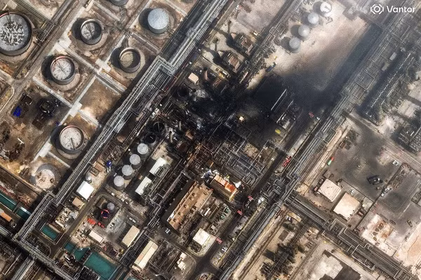 Thiệt hại tại nhà máy lọc dầu Ras Tanura, Saudi Arabia hôm 2/3/2026.