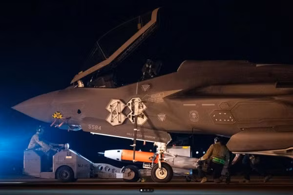 Tiêm kích F-35A thử nghiệm khả năng mang vũ khí hạt nhân.