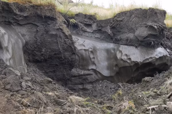 Các mỏ băng vĩnh cửu và các mạch băng được phát hiện tại Alaska.