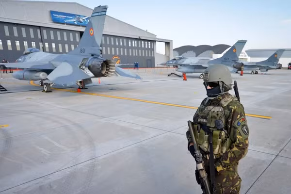 Tiêm kích F-16 của Romania tại Căn cứ Không quân Borcea.