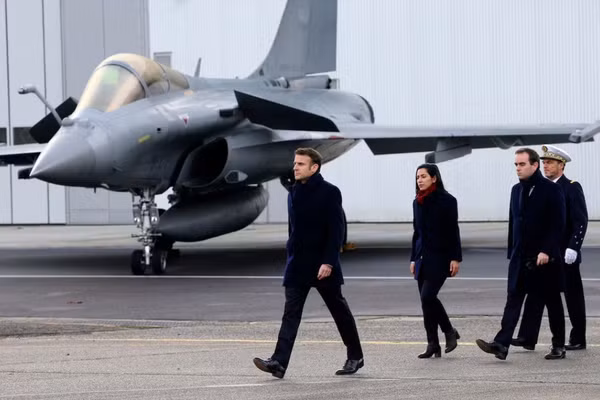 Tiêm kích Rafale của Pháp.