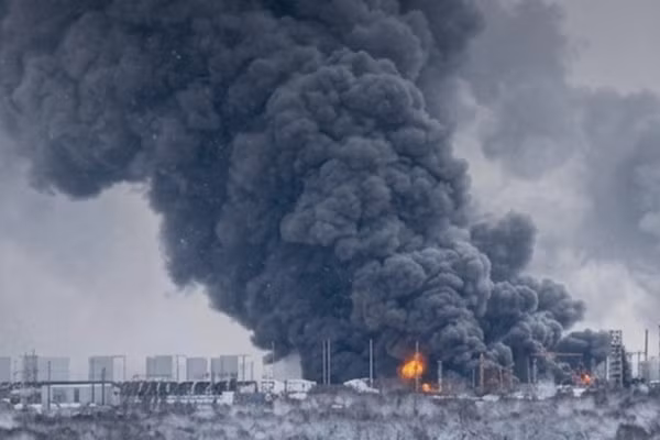 Ảnh đám cháy do Bộ Quốc phòng Ukraine công bố.