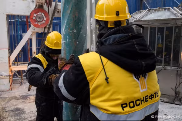 Công ty dầu khí Rosneft thực hiện khoan giếng Central-Olginskaya-1.