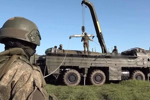 Tên lửa đạn đạo Iskander-M trong cuộc tập trận tại Belarus.