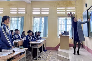 Học sinh lớp 12 Trường THPT Đoan Hùng (huyện Đoan Hùng) tích cực ôn thi tốt nghiệp THPT năm 2025.