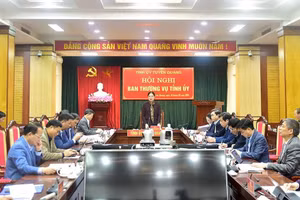  Thường trực Tỉnh ủy Tuyên Quang họp cho ý kiến về sắp xếp tổ chức, bộ máy một số cơ quan theo chủ trương tinh gọn bộ máy, tổ chức và kế hoạch đầu tư công 2025. 