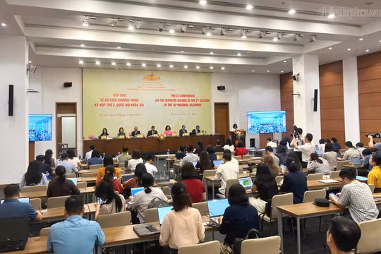 Quang cảnh họp báo.