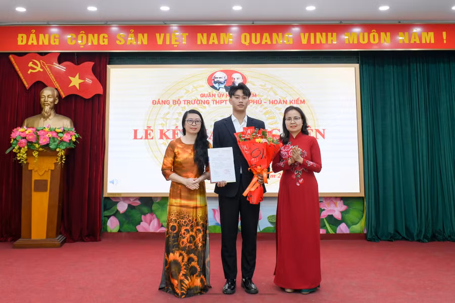 ket-nap-dang-vien-moi-3838.jpg