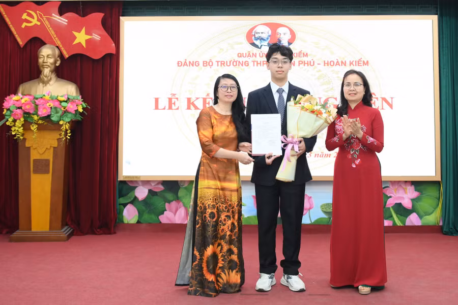 ket-nap-dang-vien-moi-3878.jpg