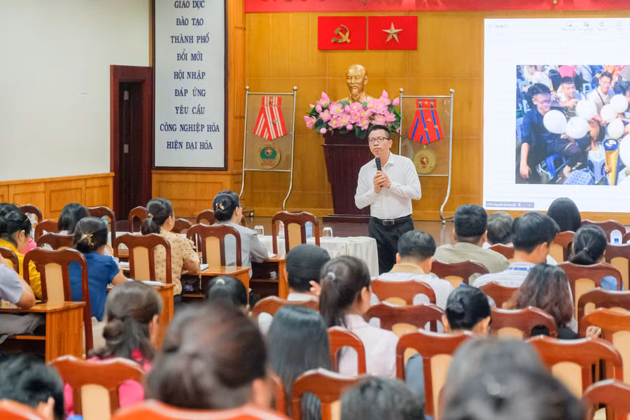 tap-huan-cho-giao-vien-43.jpg