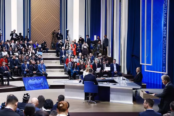 Tổng thống Nga Vladimir Putin tại phiên hỏi đáp trực tiếp kết hợp với họp báo cuối năm mang tên "Kết quả của năm", ngày 19/12/2025.