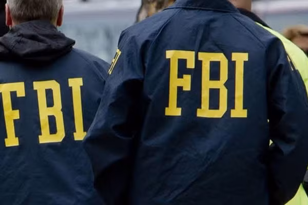 FBI đang điều tra vụ rò rỉ thông tin mật lớn nhất từ trước đến nay.