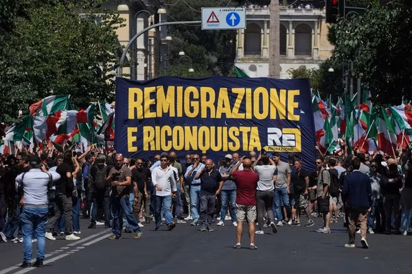 Hàng nghìn người ở Rome xuống đường biểu tình phản đối nhập cư, ngày 13/6/2026.