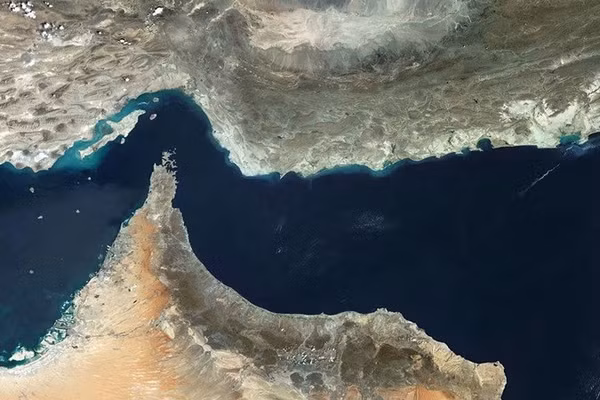 Eo biển Hormuz.