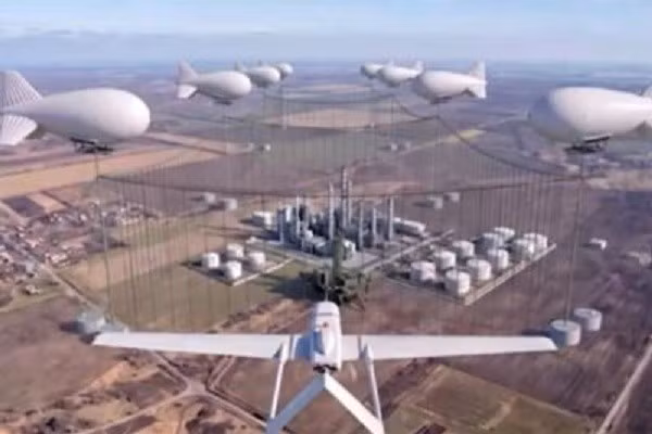 Nga thử nghiệm hàng rào khí cầu buộc dây để chặn bắt UAV Ukraine.
