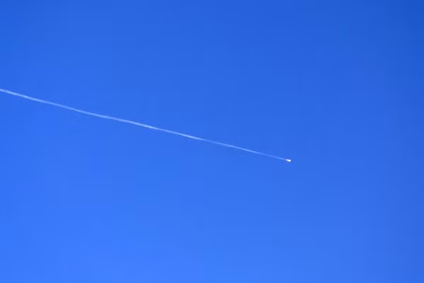 UAE cáo buộc Iran phóng tên lửa đạn đạo nhắm vào hoạt động hàng hải, ngày 18/8/2026.