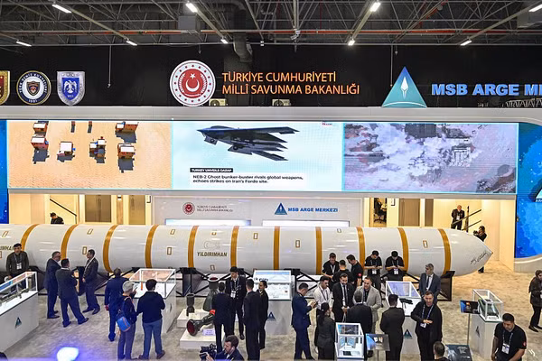 Thổ Nhĩ Kỳ công bố ICBM Yildirimhan tại triển lãm công nghiệp quốc phòng SAHA 2026 ở Istanbul, ngày 5/5/2026.