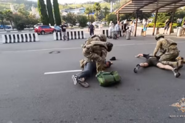 Nga bắt giữ kẻ tuyển dụng khủng bố người Ukraine tại Sochi, ngày 15/10/2025.