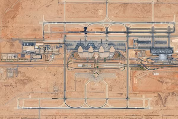 Hình ảnh vệ tinh Sân bay Quốc tế King Khalid ở Riyadh, Saudi Arabia.