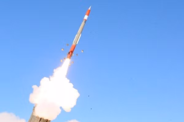 Tên lửa đánh chặn PAC-3 MSE được phóng từ hệ thống phòng không Patriot.