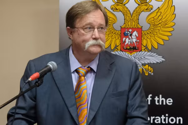 Đại sứ đặc mệnh toàn quyền Nga Ilya Rogachev.