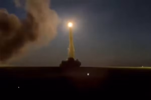 Ukraine dùng tên lửa hiện đại nhất FP-5 Flamingo để tấn công các cơ sở công nghiệp ở thành phố Volgograd của Nga, ngày 27/6/2026.